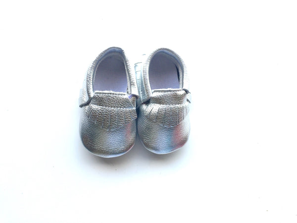 Baby Moccasins - Silver Leather with Fringe